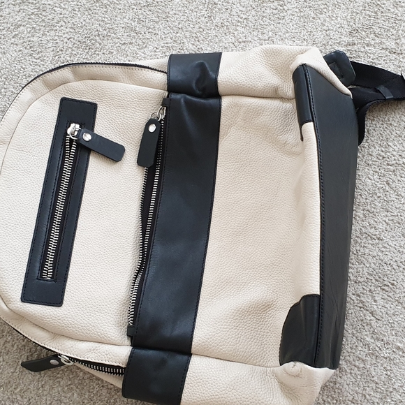 Backpack - Picture 16 of 17